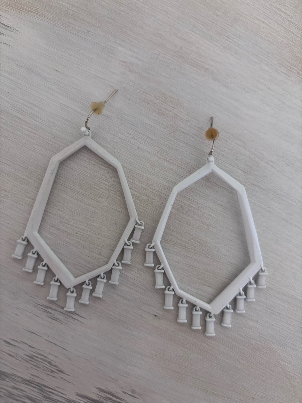 Kendra Scott Thomas White Earrings